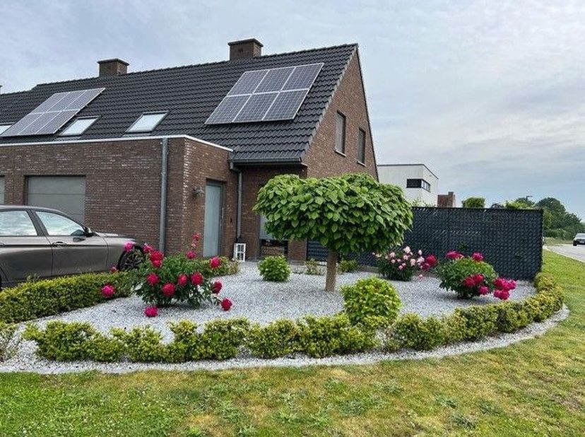 Startprijs bedraagt euro 539.000,00. Elk prijsvoorstel vanaf deze prijs zal worden voorgelegd aan de eigenaars die zich het recht voorbehouden dat al